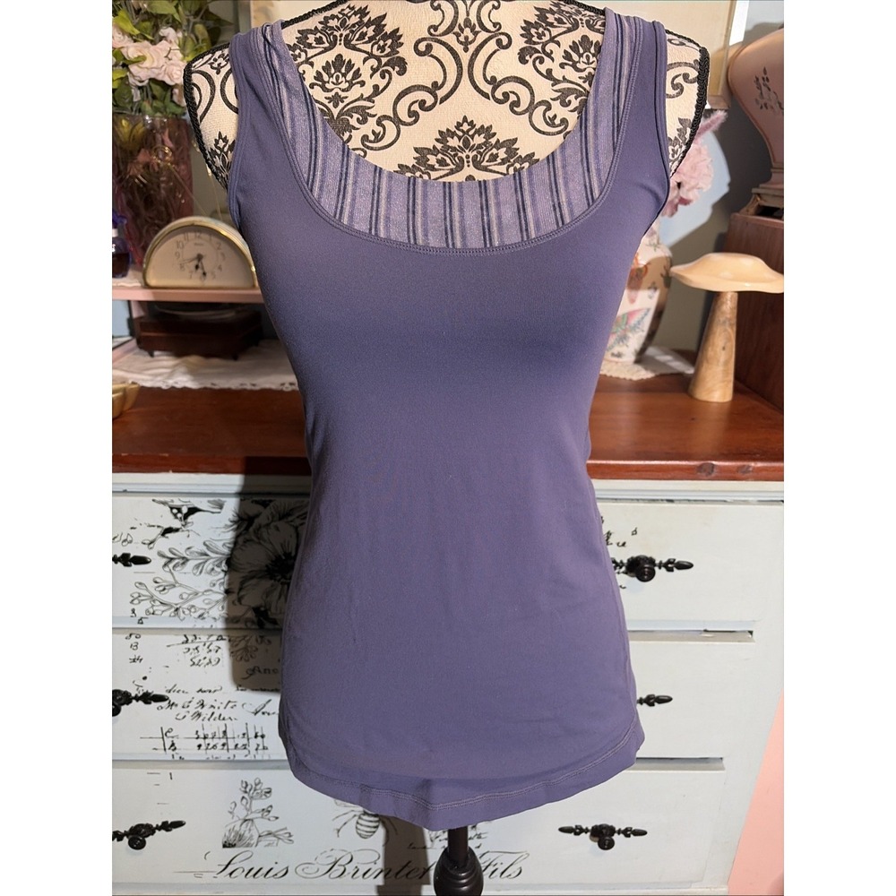 Women's LuluLemon Blue Size 8 Athletic Workout Top